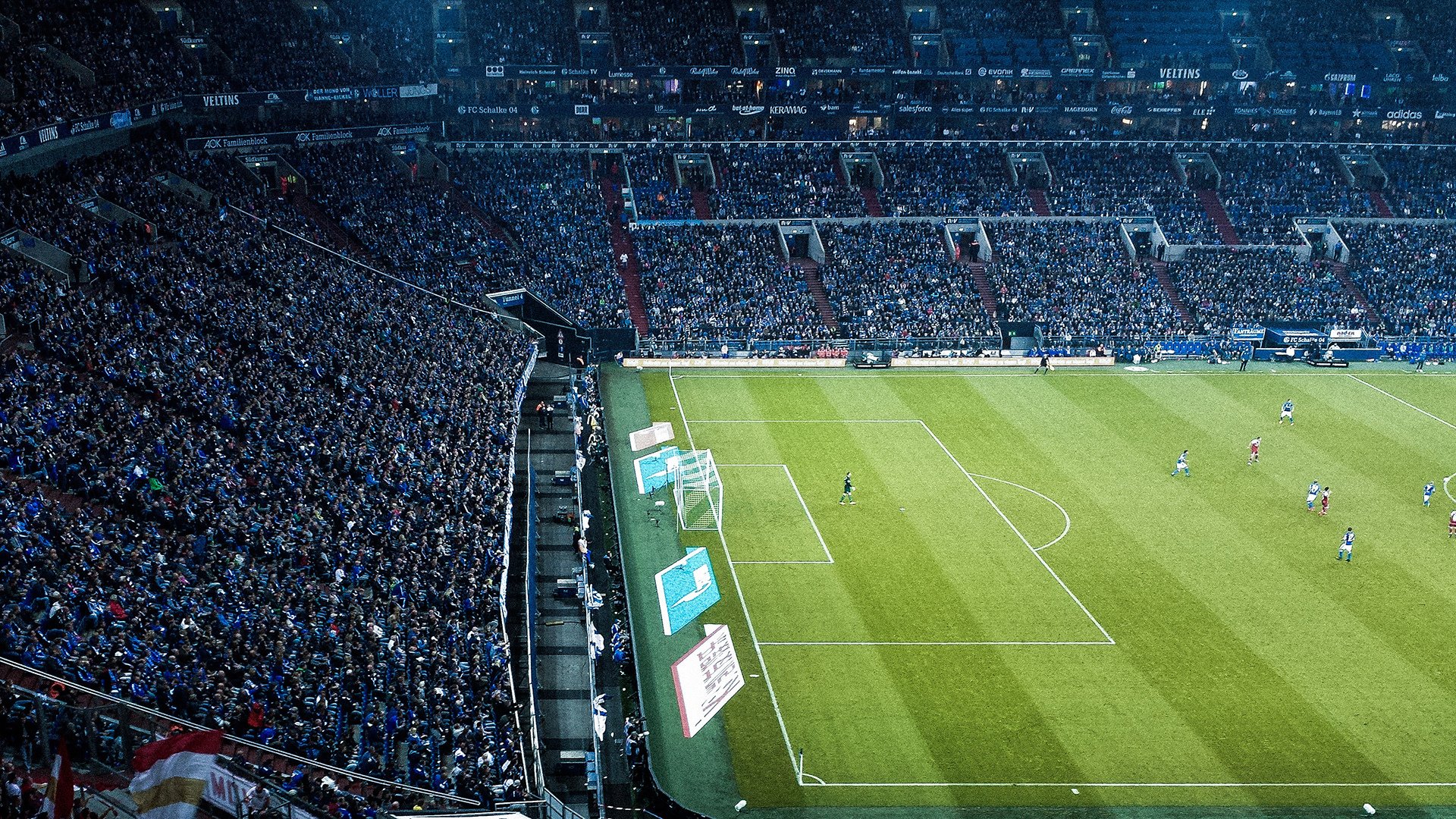 严格裁判体系:确保每一局比赛的公正性,严格遵守比赛规则 坚决服从裁判