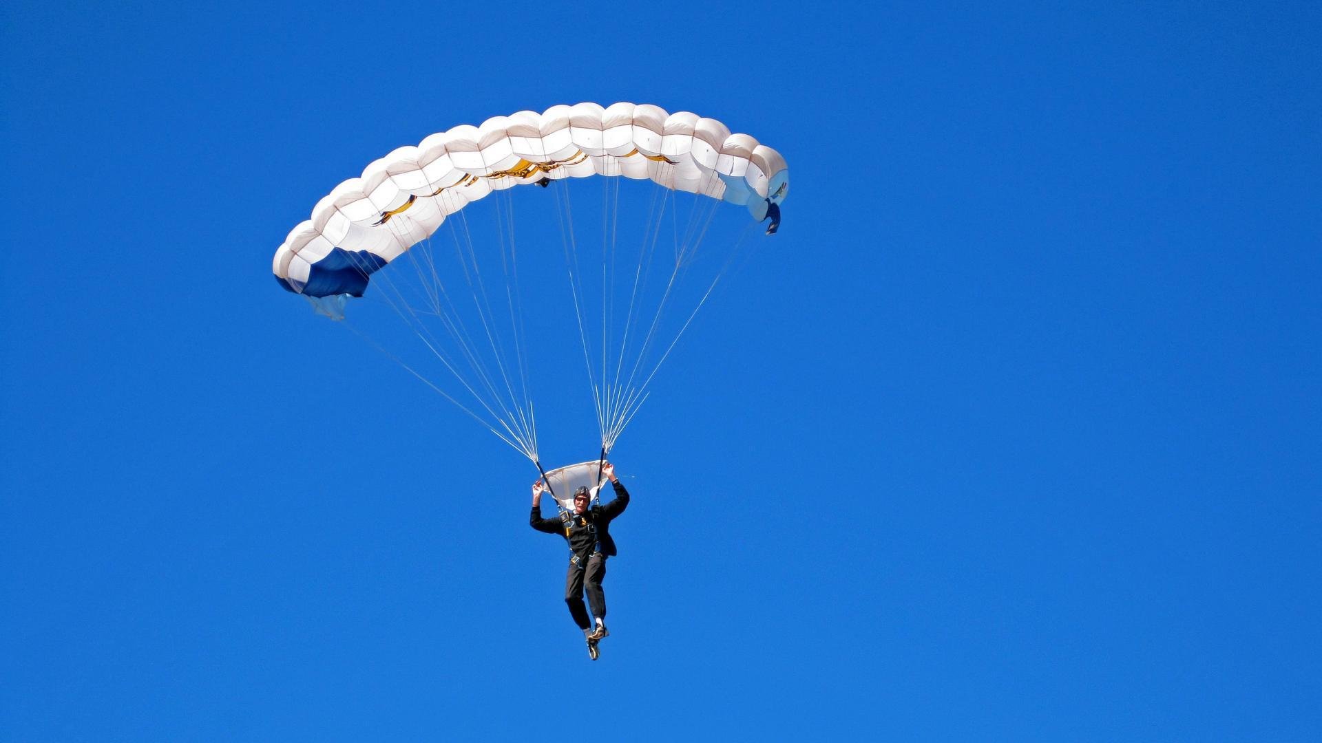 开云·体育官网APP下载-万乐天泳姿优雅动作细腻，万乐天江西哪里人